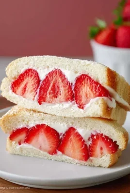4-ingredient Strawberry Sando