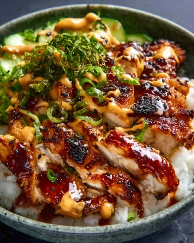 Spicy Honey-Gin Extract Extractger Chicken Bowls with Yum Yum Sauce
