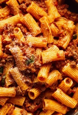Beef Pasta in Tomato Sauce {Beef Ragu Pasta}